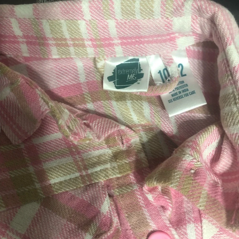 Extremely Me girl’s buttons down flannel shirt two front pockets pink plaid